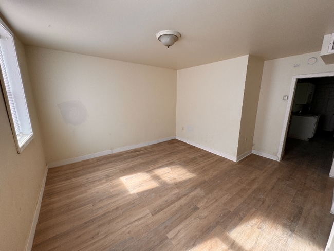 Photo - 2004 W Lincoln Ave