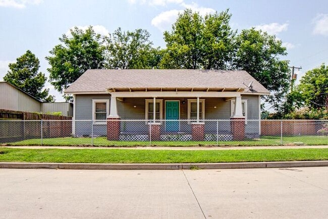 Photo - Charming 3/1 Near TU! Make this your new home!