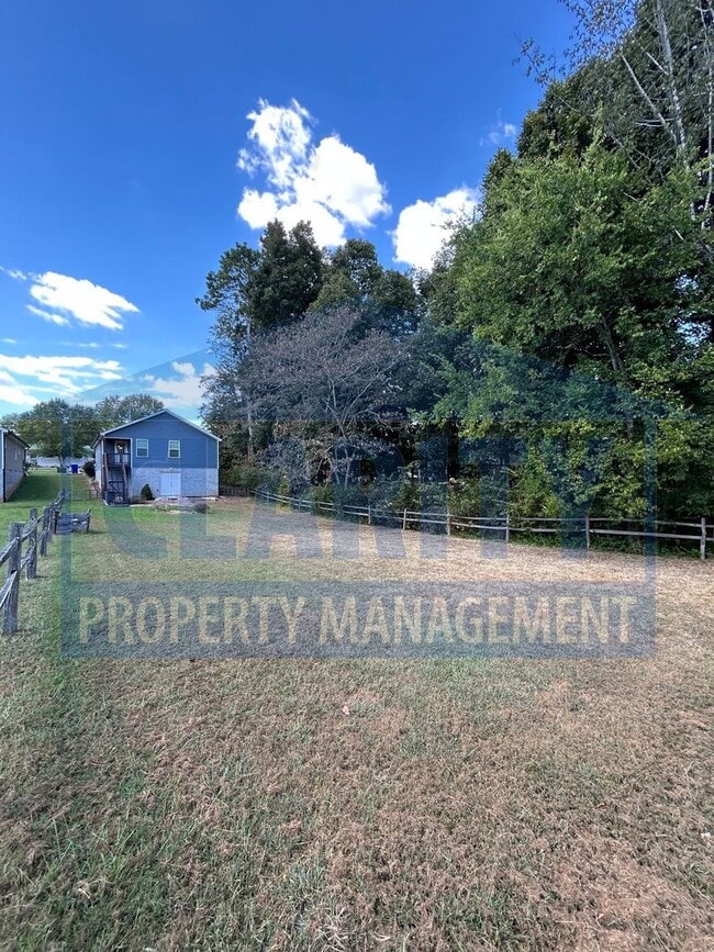 2707 SE Woodland Dr