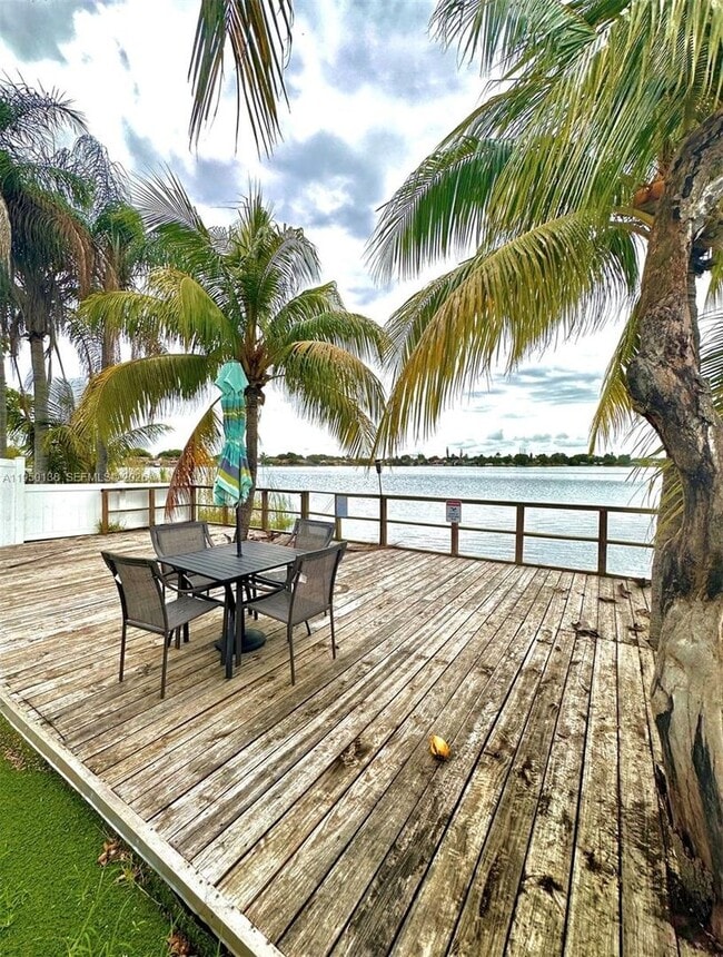 Building Photo - 2433 SW 58TH MNR # 1-2 DANIA, FL 33312