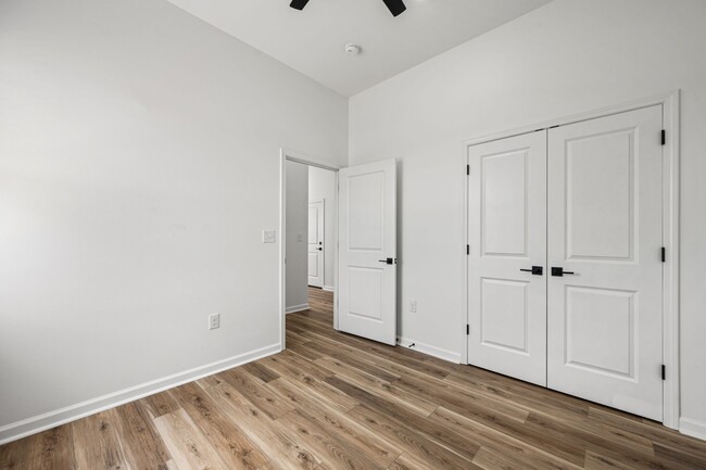 Photo - 264 Indigo Ln