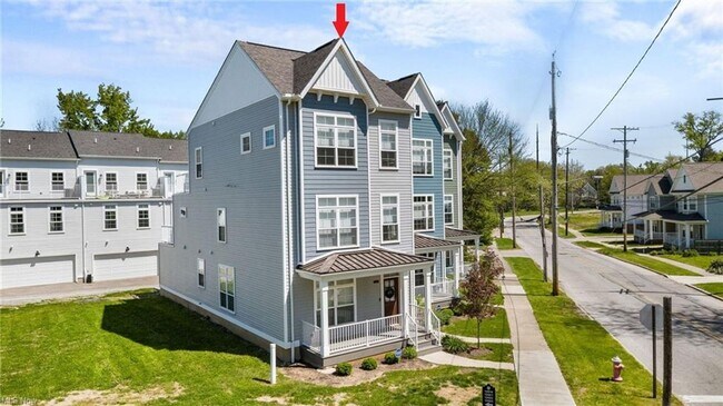 Photo - Modern and Luxurious 3 Bedrooms / 2.5 Bathrooms