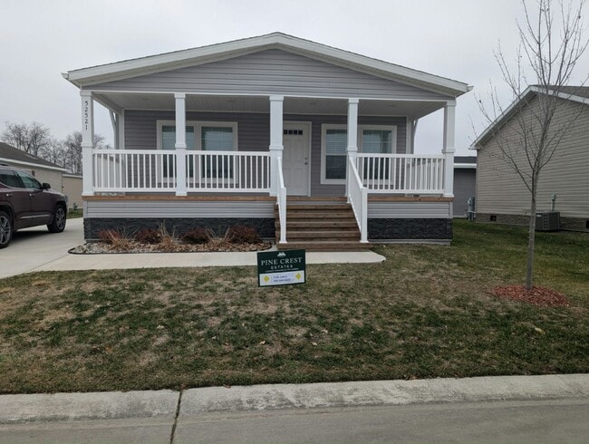 Building Photo - 52521 Green Ash Ct