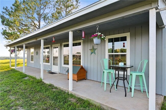 Photo - 7 acres with 5 bed, 3 bath less than 25 minutes from town!