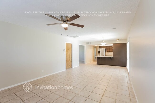 617 E La Jolla Dr
