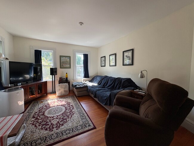 Building Photo - 106 Harvard St Unit 2 Rental