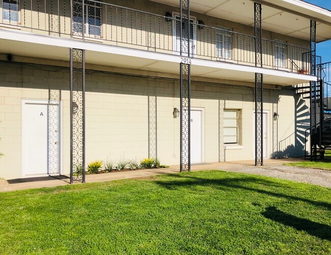 2914 Vickie Dr. Apt. D Unit D
