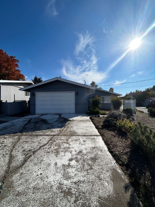 2 Bedroom 2 Bath House - 2 Bedroom 2 Bath House