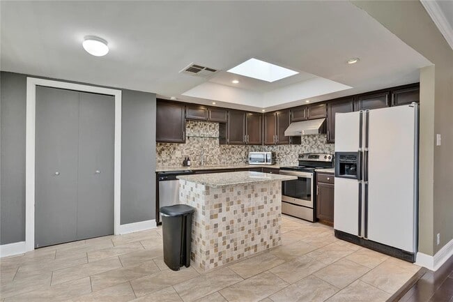 Photo - 8413 Slant Oak Dr