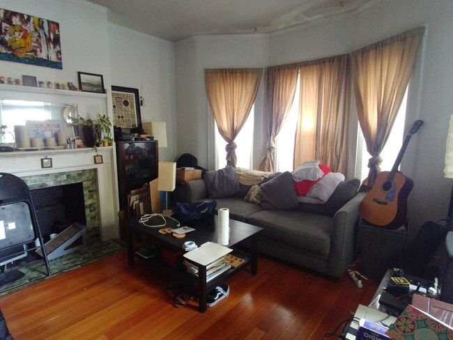 Building Photo - 64 Murdock St Unit 1R
