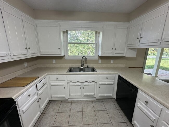 Photo - 341 Hickory Dr