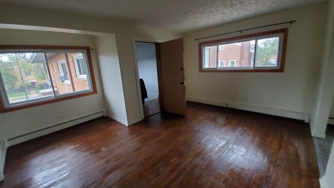 Livingroom 3 - 343 E 107th St Unit 1st Floor South