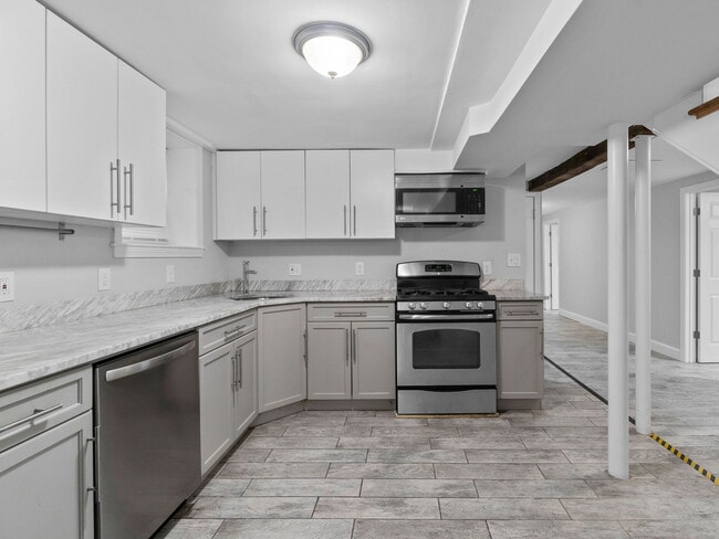 Photo - 98 Elm St Unit 1