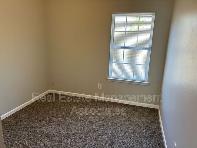 Photo - 1741 Carrington Dr