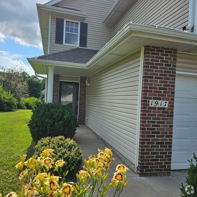 Building Photo - Northern LIghts Townhome