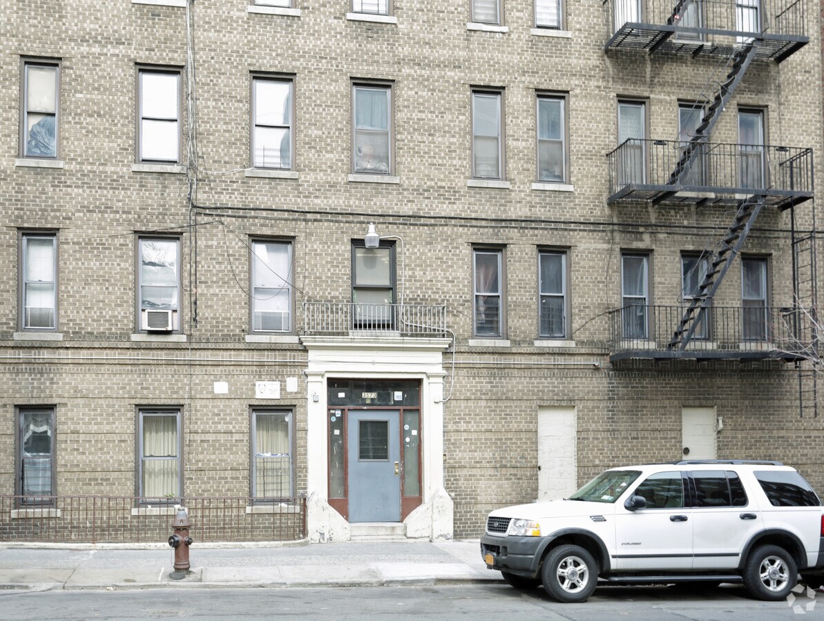 3573 Dekalb Ave - 3573 Dekalb Ave