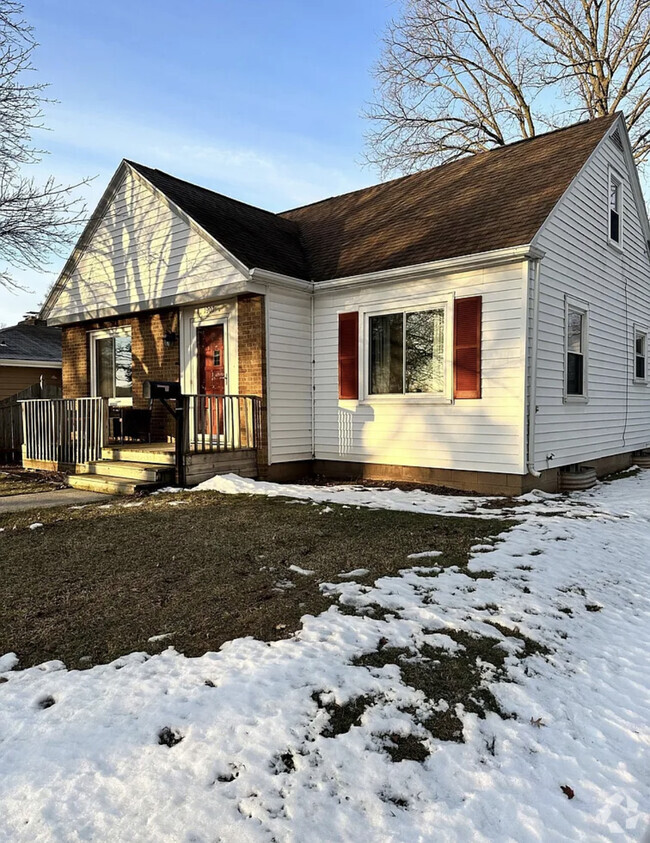 Building Photo - 1907 S Carpenter St Rental