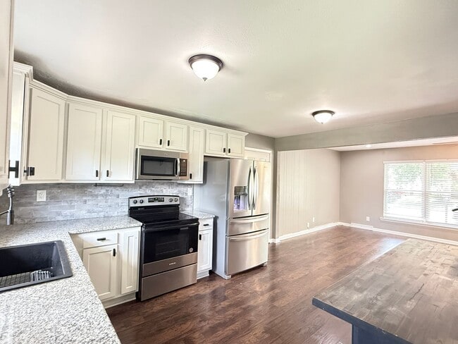 667 Parkwood Dr