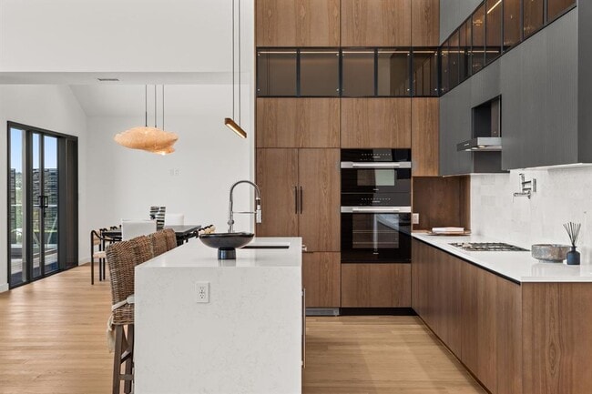 Photo - 2714 Lakehurst Rd