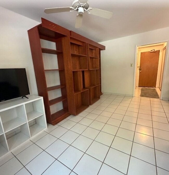 Photo - 4880 N Marine Dr Unidad 207