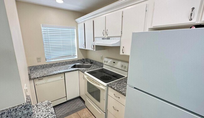 Photo - 642 Eldorado St