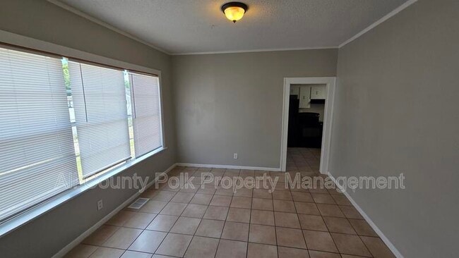 Photo - 601 2nd St SE