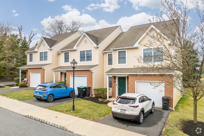 Photo - Linden Court