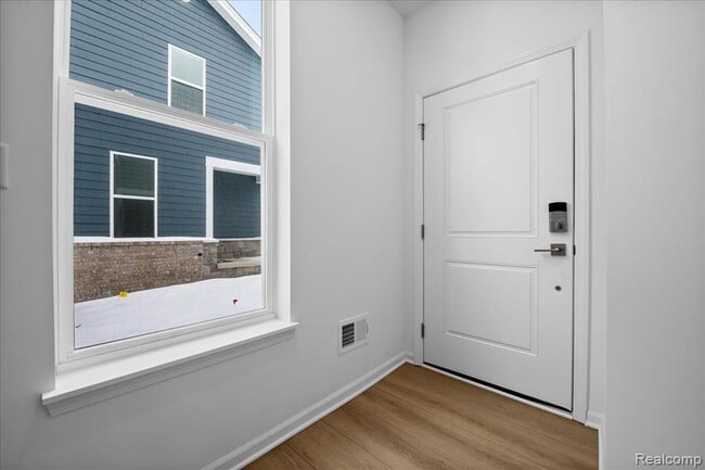 Photo - 10633 Barrett