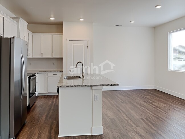 Photo - 9260 Shootingstar St SE