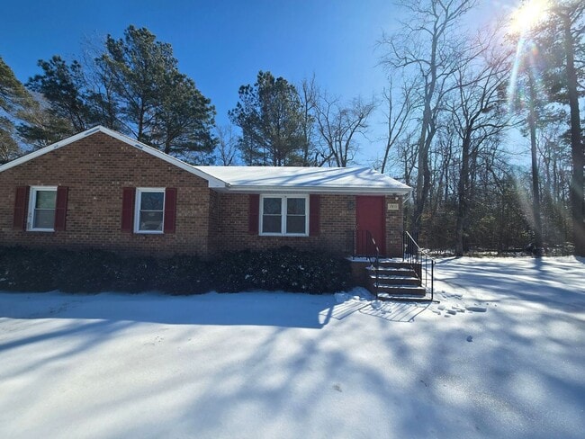 Building Photo - 2 bedroom duplex in Prince George County