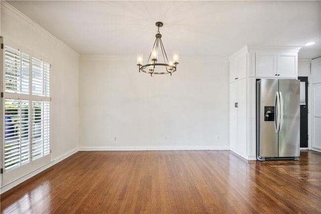Photo - 2509 Sharondale Dr NE