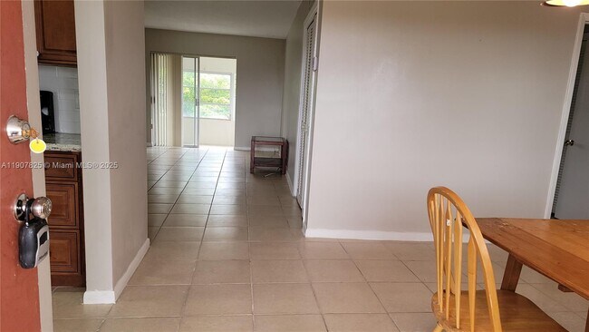 Photo - 4731 NW 10th Ct Unit 312