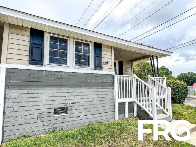 Photo - 600 Howell St Unidad E