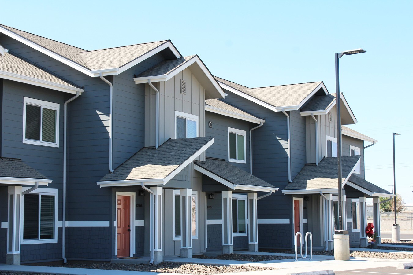 Varney Court - Varney Court Apartments