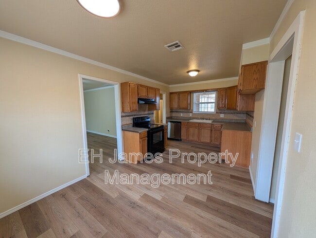 Photo - 9013 E 32nd St