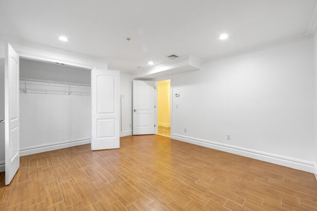 Photo - 2132 Linwood Ave Unit 1st floor