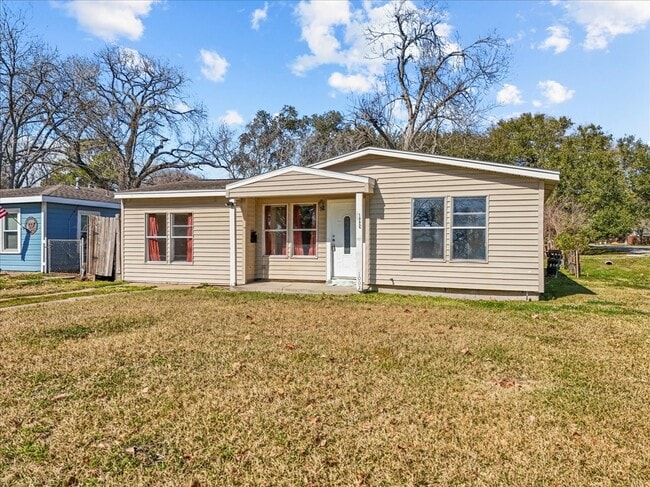 Photo - 1002 Orange St