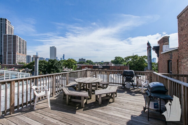 Photo - 1851 N Lincoln Ave Unidad 1