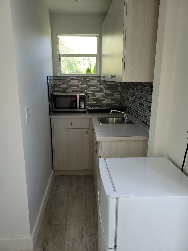 Photo - 4500 SW 62nd Ave Unidad CORAL LAKE