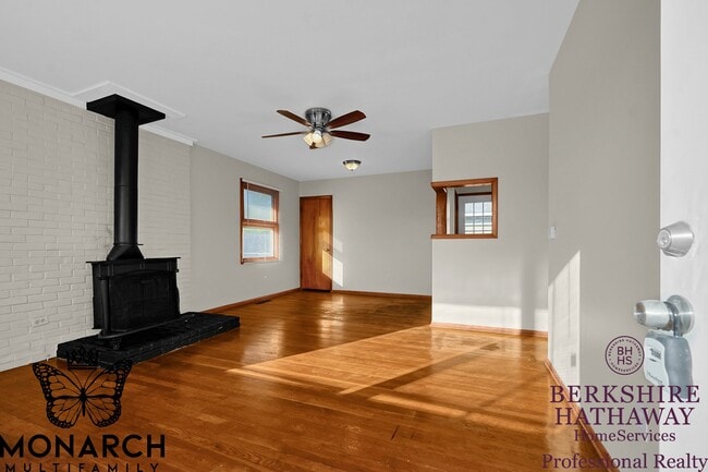 Building Photo - 995 Wiltshire Rd