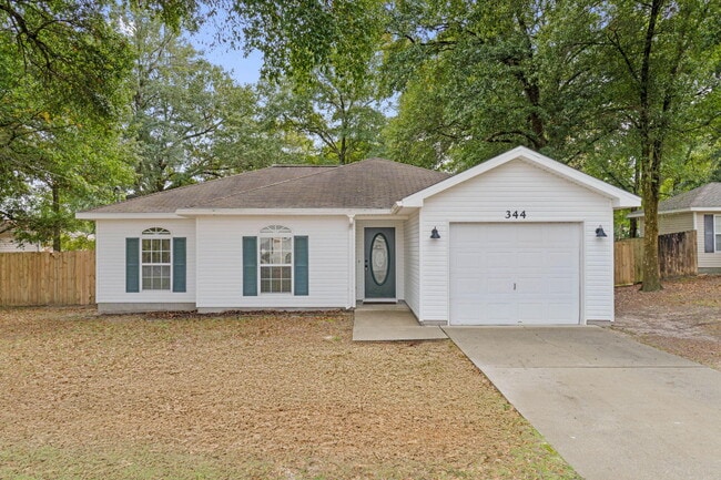 Building Photo - 344 Strawbridge Dr Rental