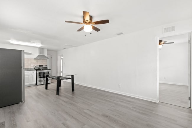 Photo - 1050 19th St S