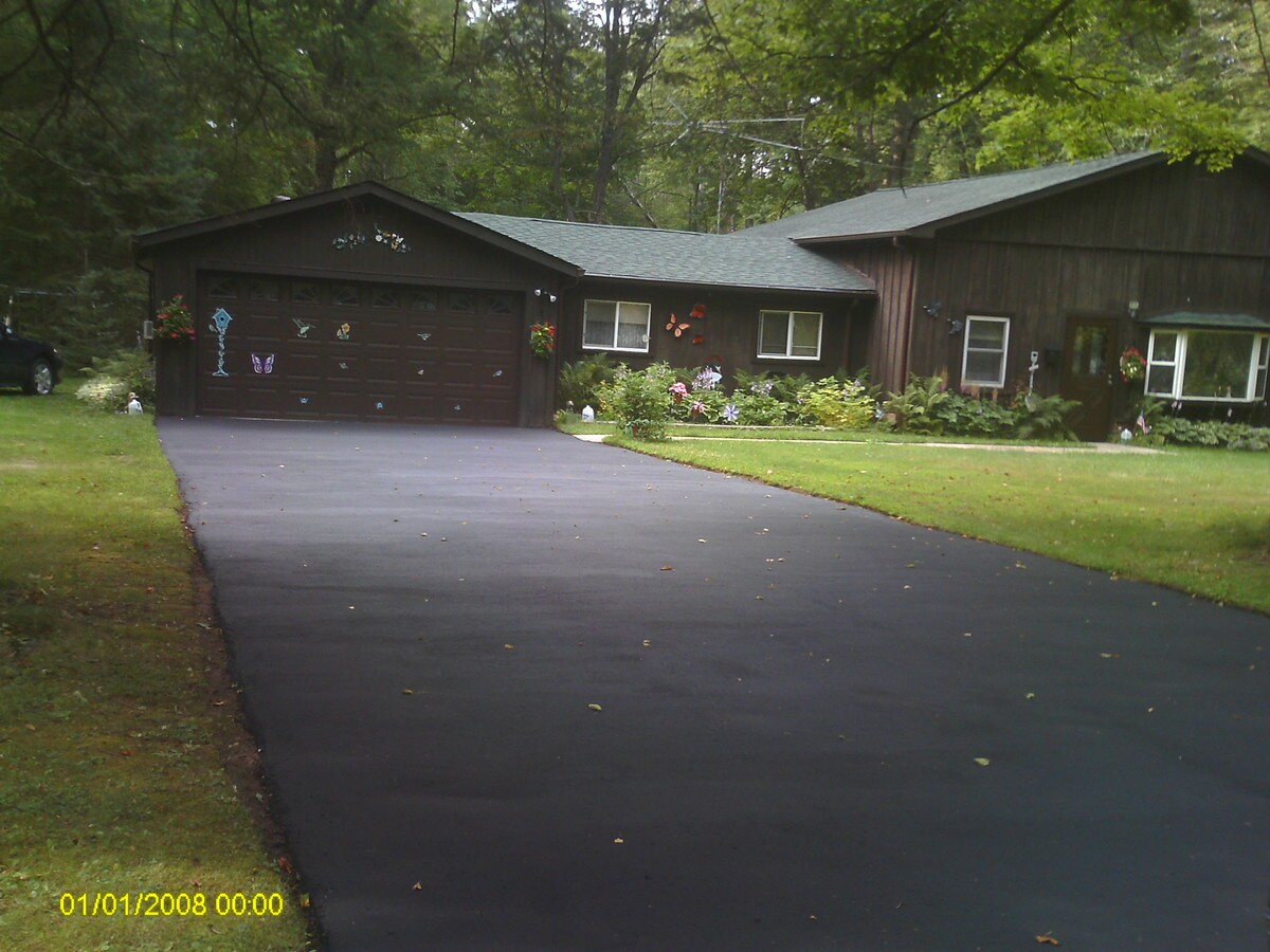 Photo - 3156 Maple Dr House