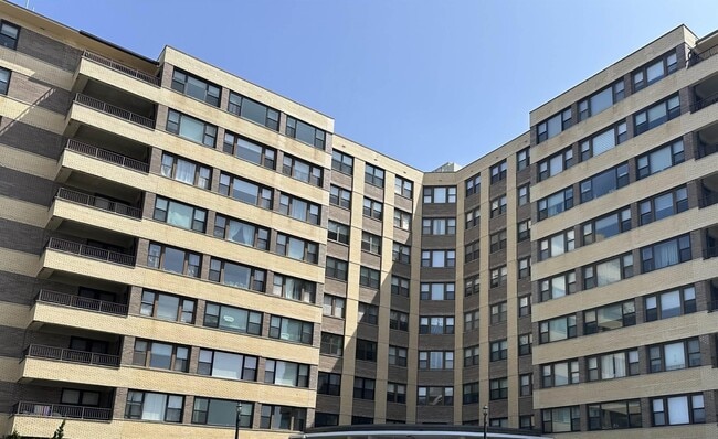 Building Photo - 101 S Raleigh Ave Unit 319