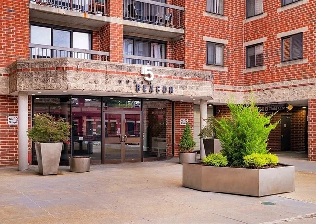 Building Entrance - 15 North Beacon St Unidad 1012