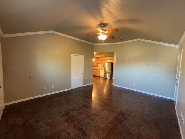 Photo - 104 W FM 2410 Rd