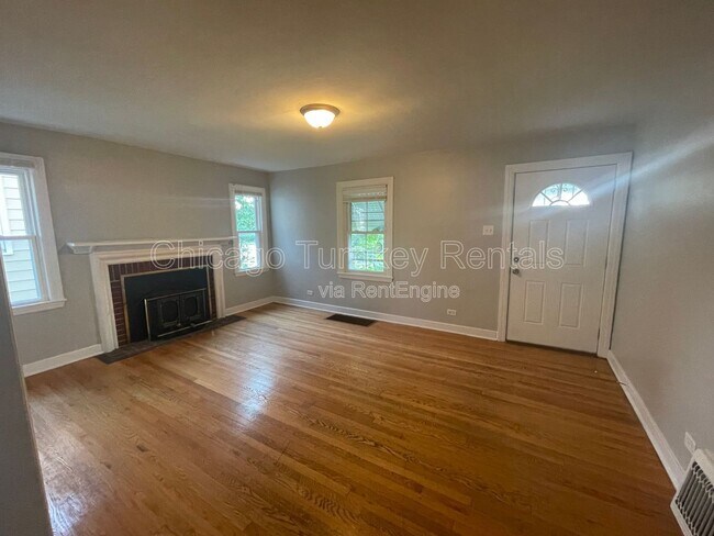 Photo - 494 Greenbay Ave
