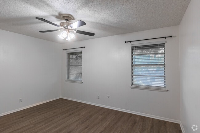 3BR, 2BA - 1,170SF - Primary Bedroom