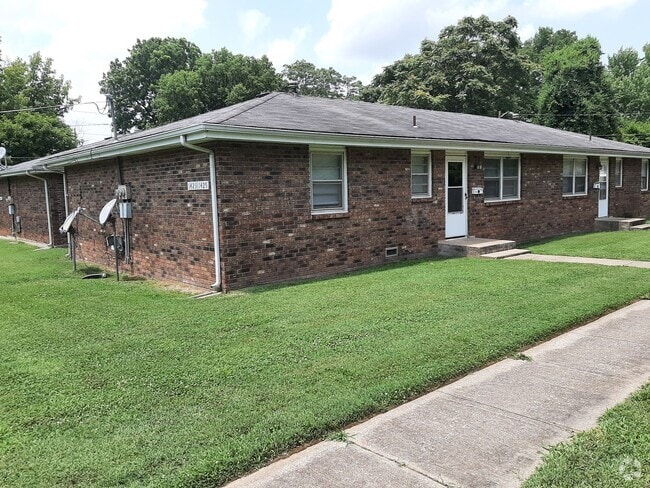 Building Photo - 2 Bedroom 2 Bathroom Duplex for $695! Rental