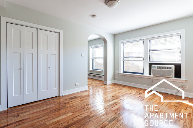 Photo - 556 W Arlington Pl Apartments Unit 402